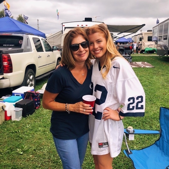 Meet your Posher, Kaitlyn - Picture 7 of 7